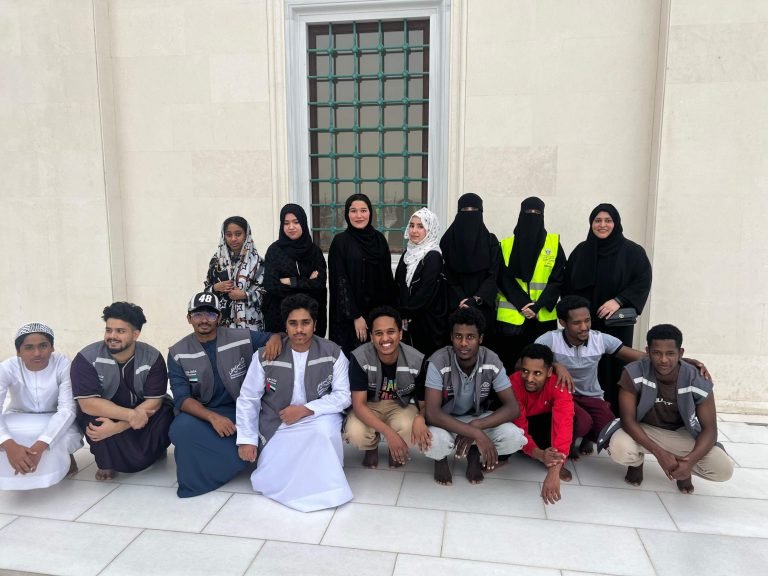 طلبة جامعة دبي «متطوعون» في 10 مبادرات مجتمعية